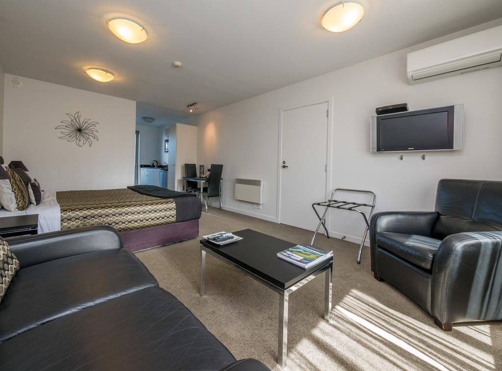 Bellano Motel Suites ไครสต์เชิร์ช ภายนอก รูปภาพ A typical studio apartment