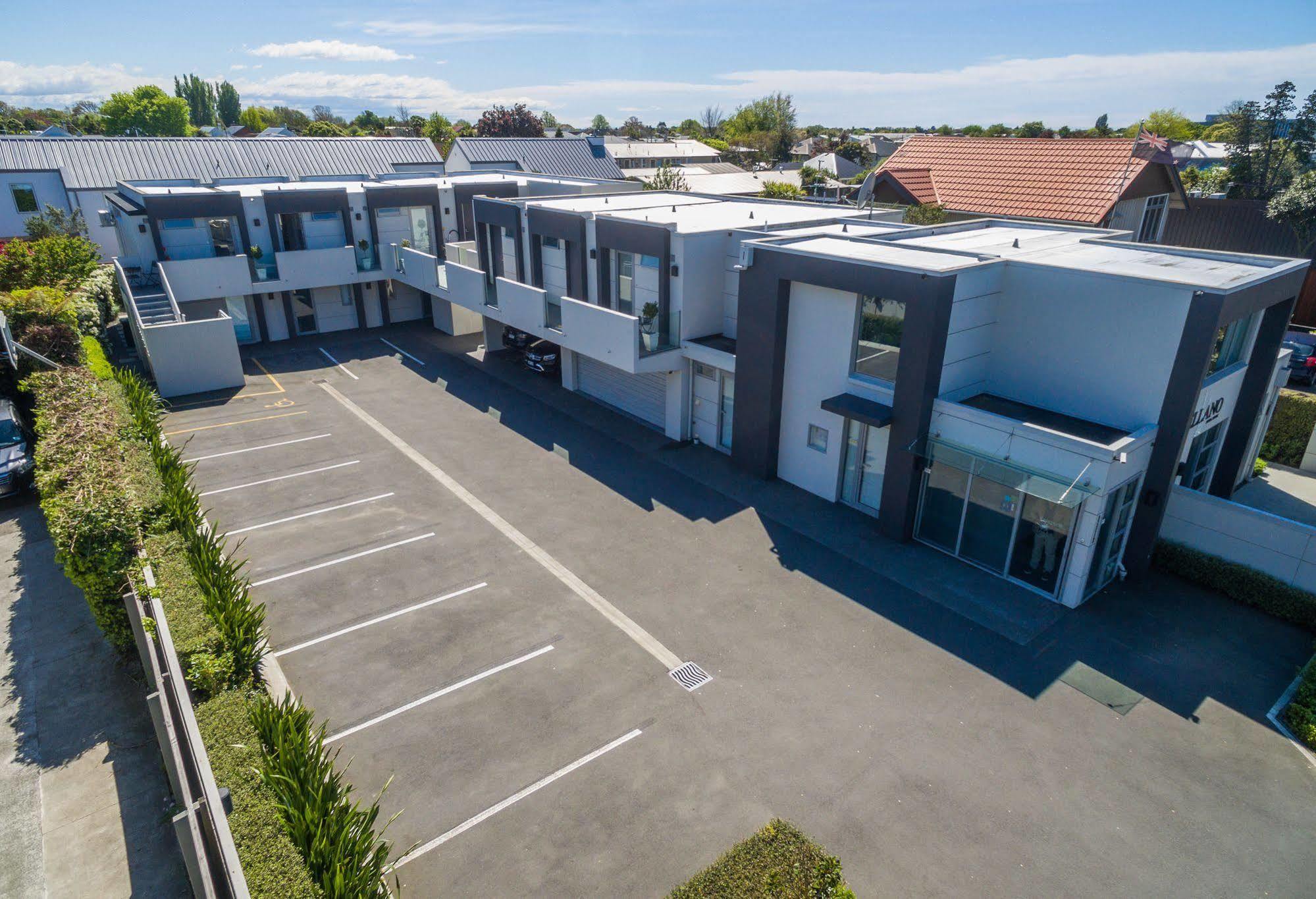 Bellano Motel Suites ไครสต์เชิร์ช ภายนอก รูปภาพ Aerial view of the school