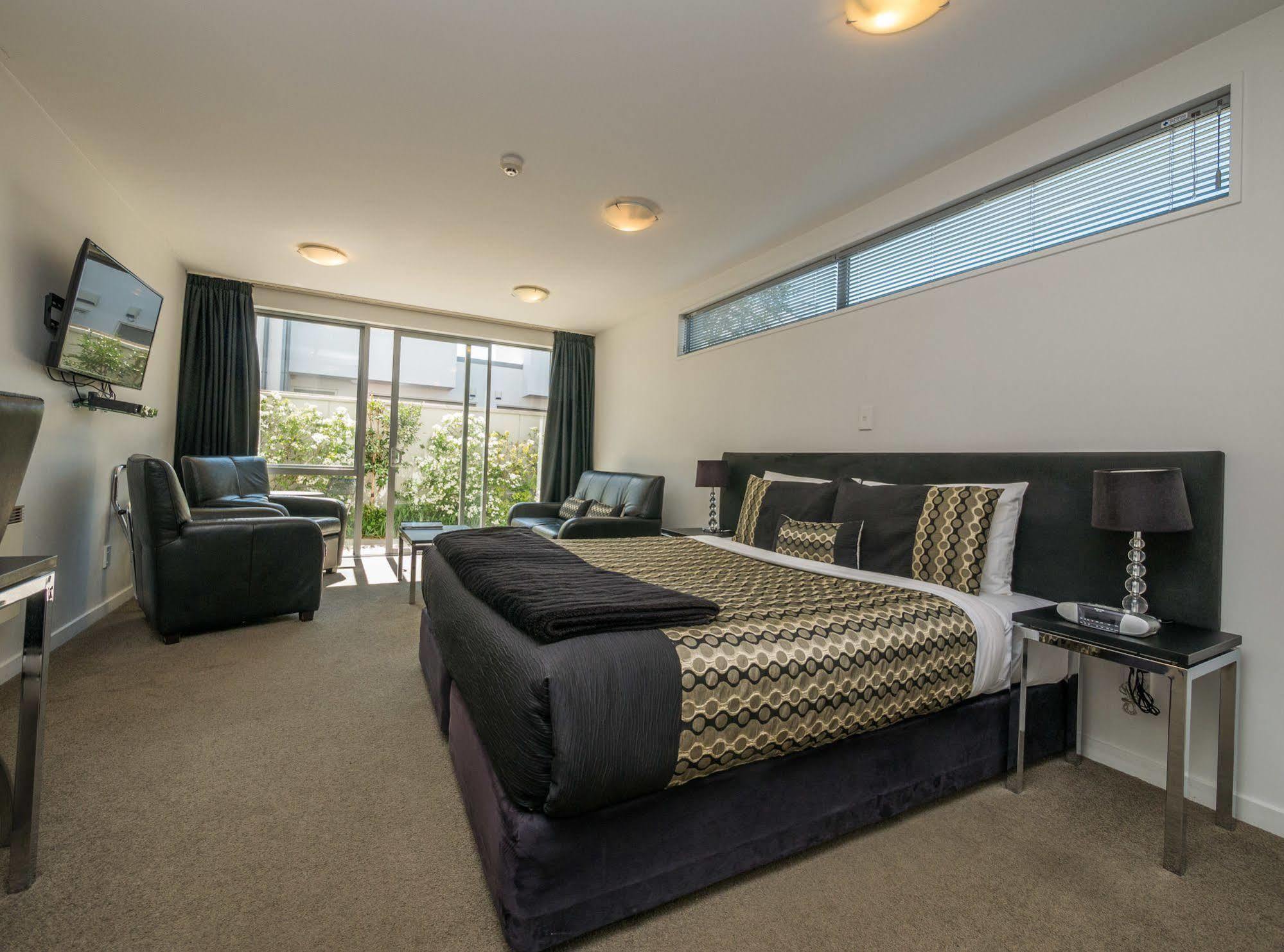 Bellano Motel Suites ไครสต์เชิร์ช ภายนอก รูปภาพ A typical hotel room